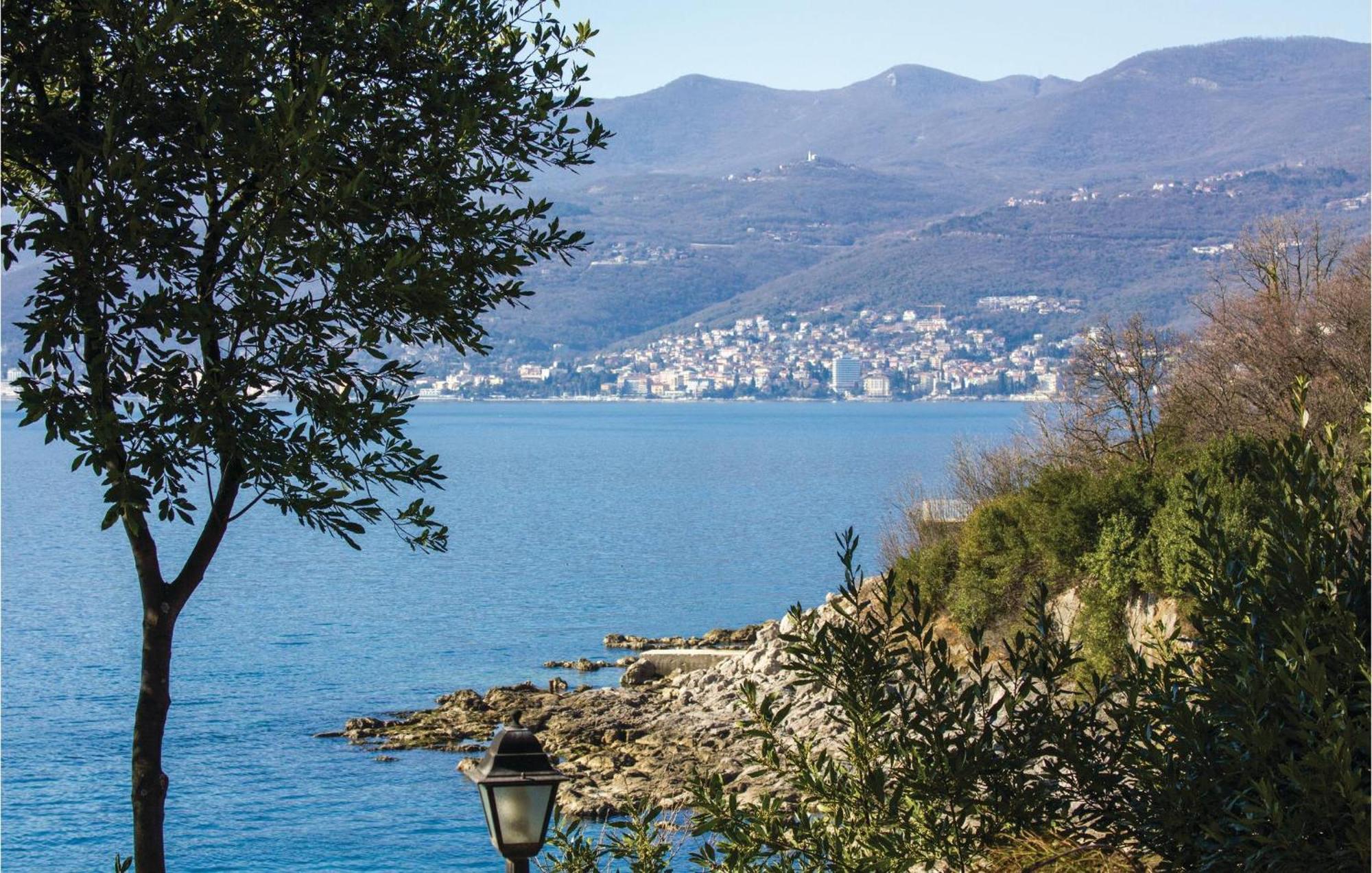 Lovely Apartment In Rijeka With House Sea View Экстерьер фото